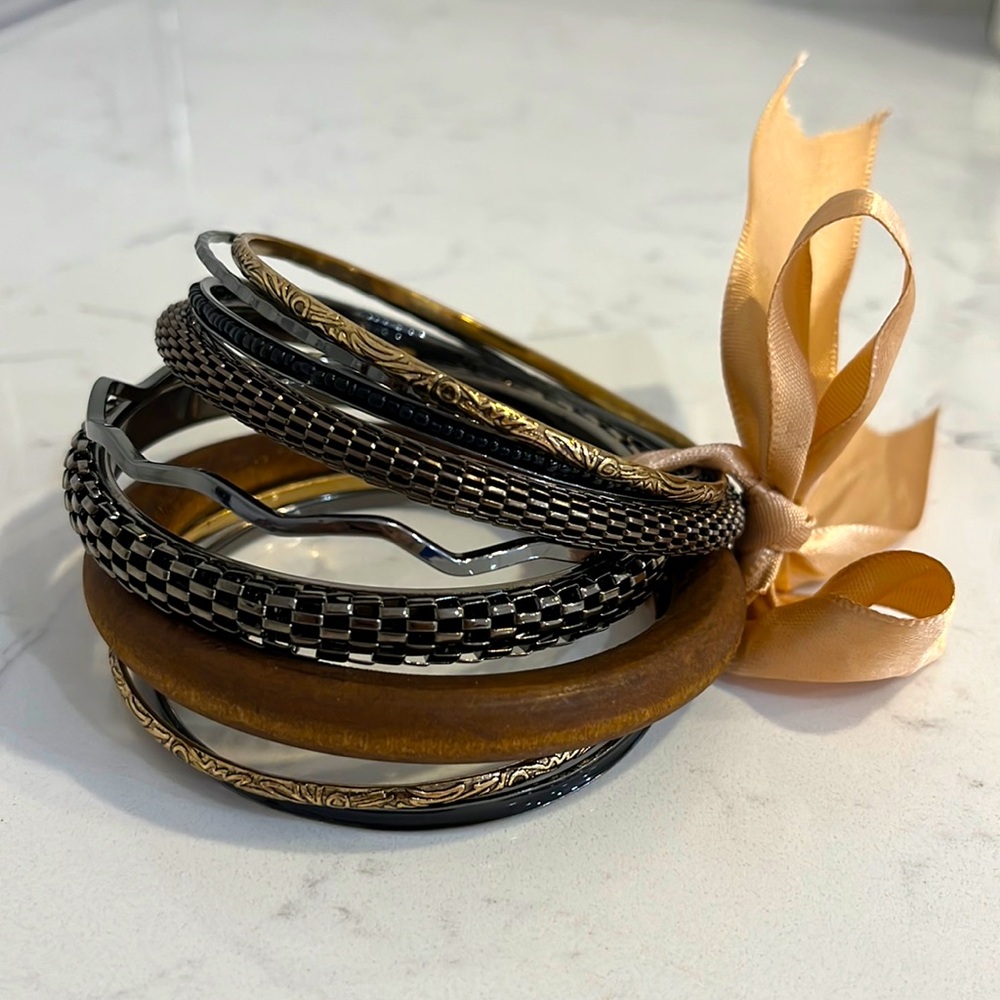 RUSTIC BRACELETS SET 9 PCS METAL & LIGHT WOOD